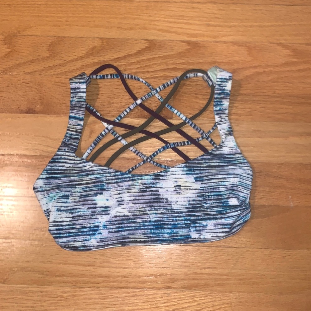 Lululemon sports bra